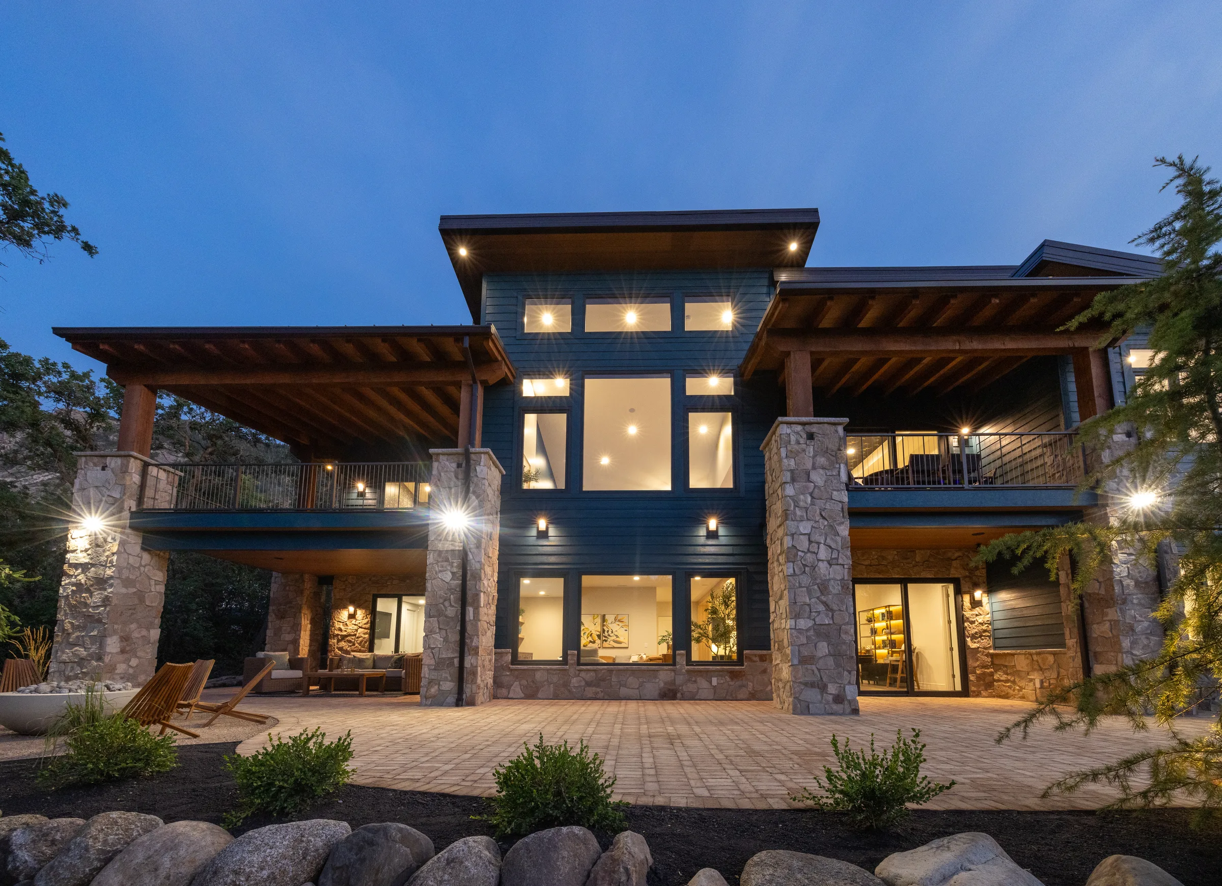 River View — exterior photograph 2