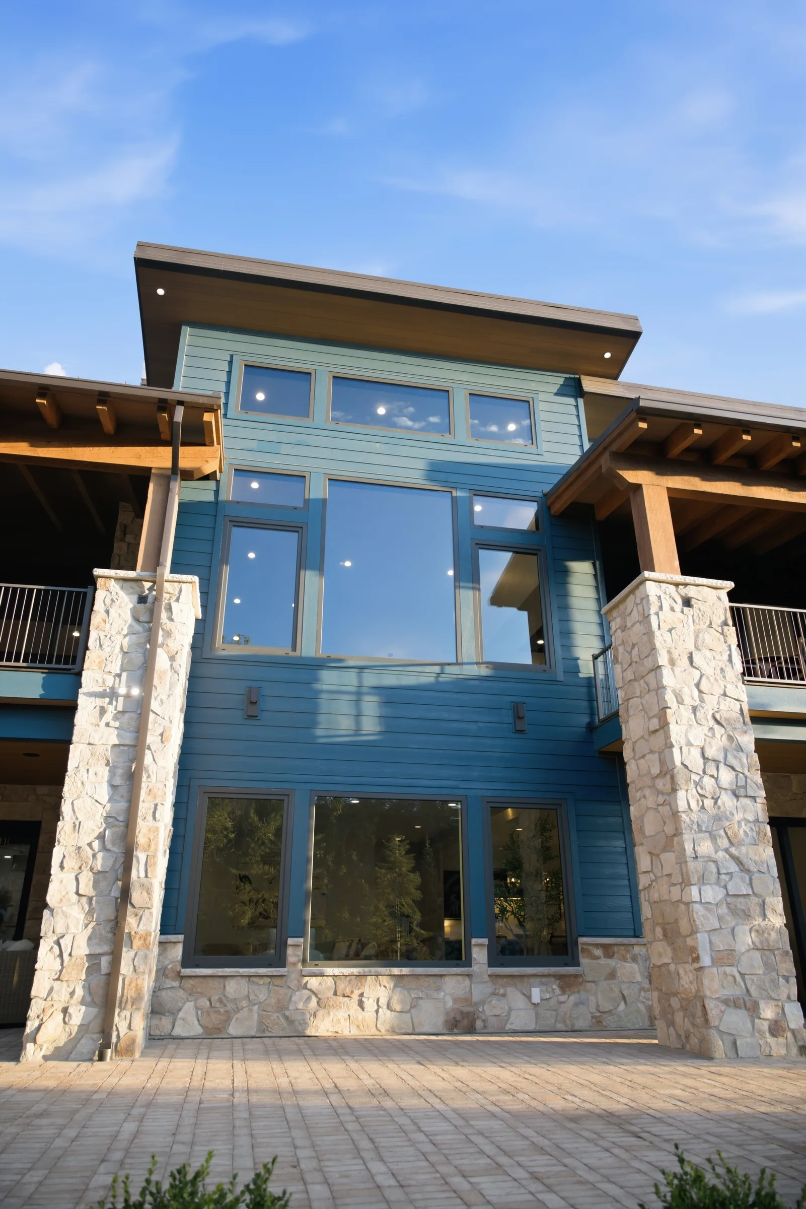 River View — exterior photograph 9